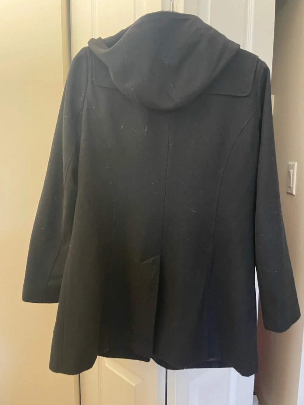 Black Hooded Toggle Coat - Women's Classic Winter Jacket Michael Kors size M - Picture 2 of 3